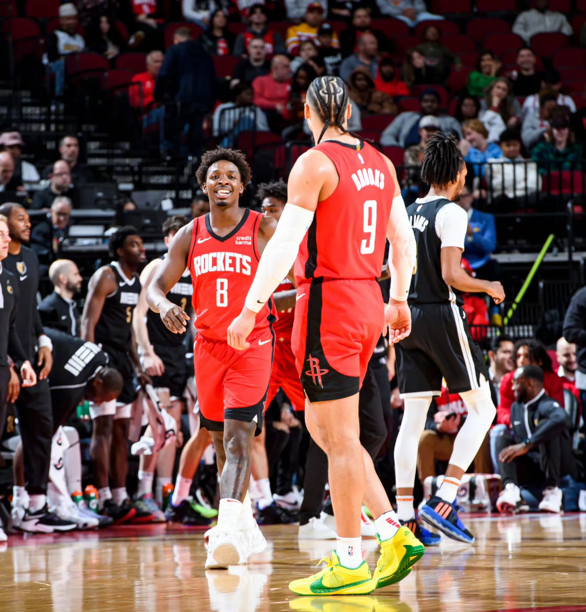 天行平台 -包含转会期休斯敦火箭完成体检：NBA总决赛节点到来，质疑声仍在，阵容厚度经受考验的词条