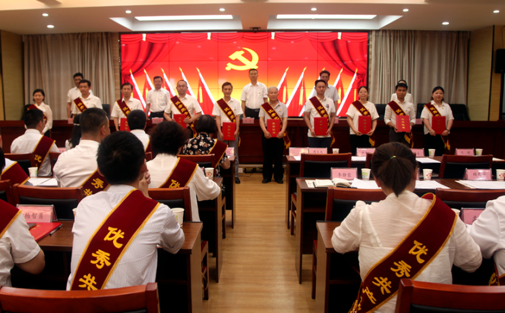 天行官网 -国外版男生女生向前冲