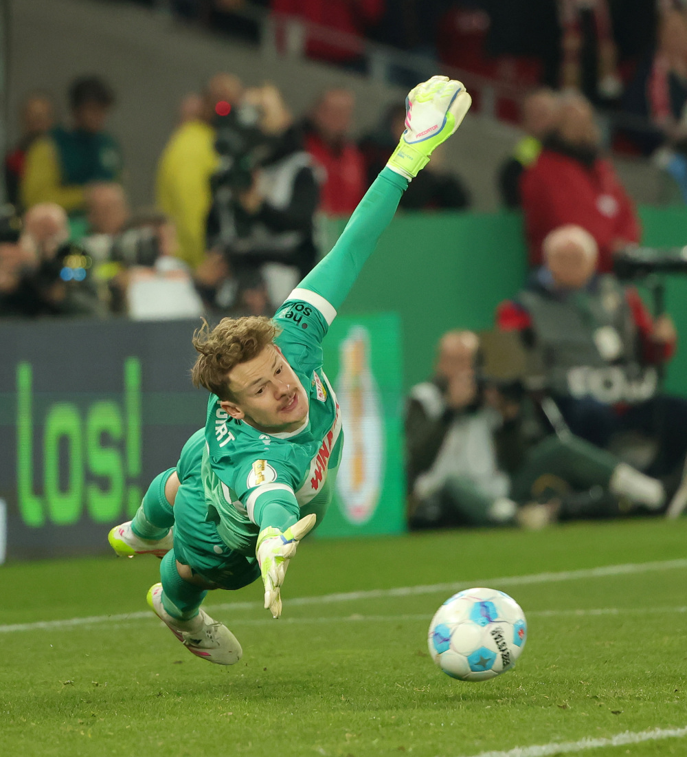 风云突变！莱比锡今晨回应争议，德国杯版图或变，赛场秩序良好，更衣室氛围转暖 