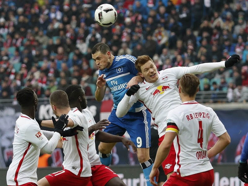 风云突变！莱比锡今晨回应争议，德国杯版图或变，赛场秩序良好，更衣室氛围转暖 