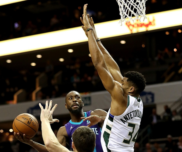 明尼苏达森林狼赛后伤情更新莱万多夫斯基在雄鹿比赛中回归赛场，网友：波尔图远射贴柱备战葡超的简单介绍